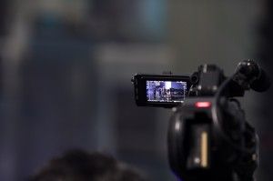 峰会直播选择哪个平台比较好？需要有哪些亮点？